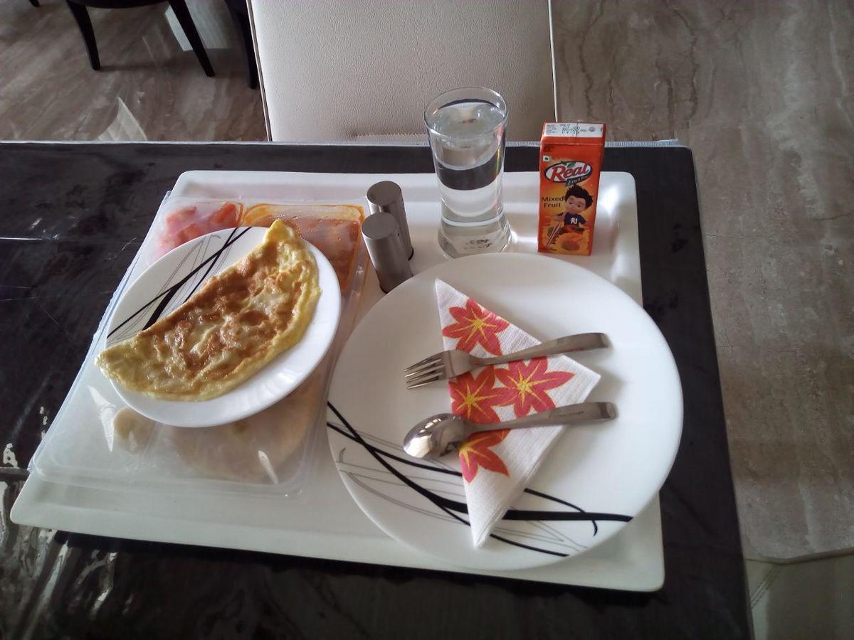 Lakeview Service Apartments Калькутта Экстерьер фото